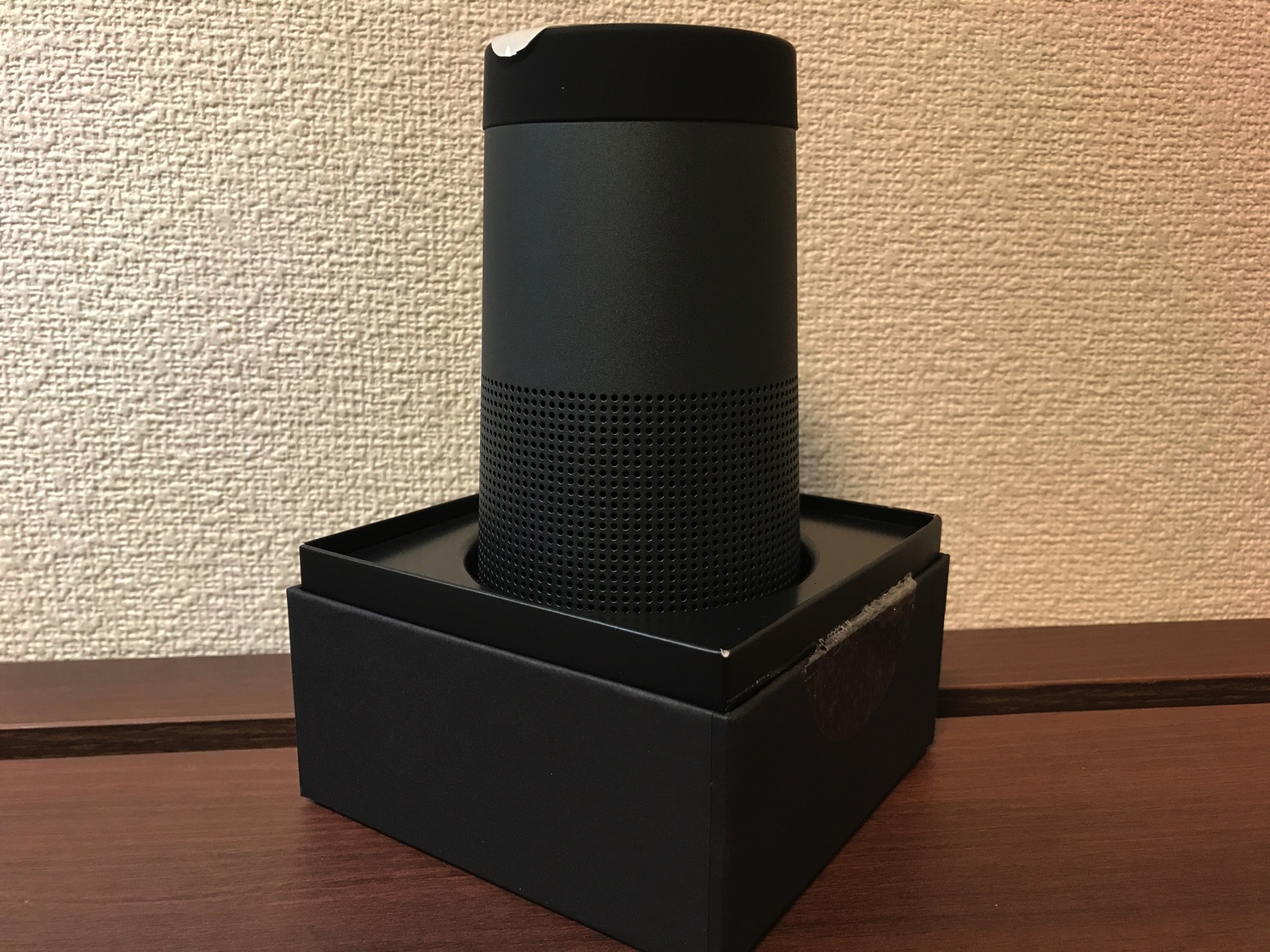 360度＆高音質スピーカー「BOSE SoundLink Revolve Bluetooth Speaker」の開封の儀とファースト