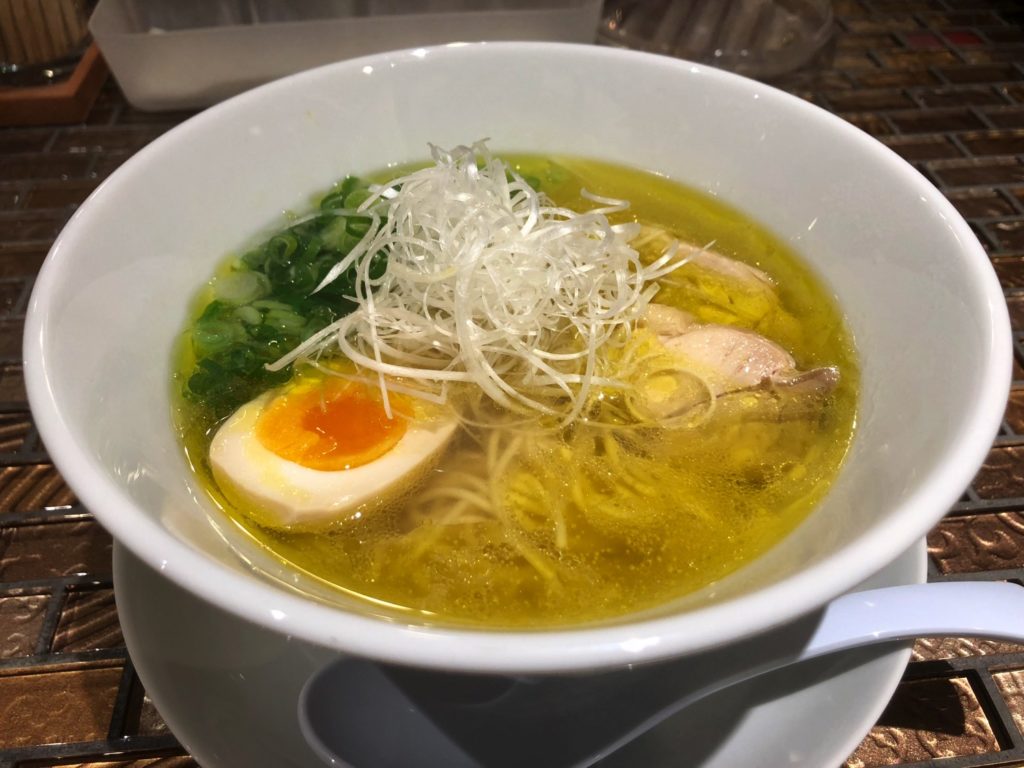 鶏塩ラーメン HIppo
