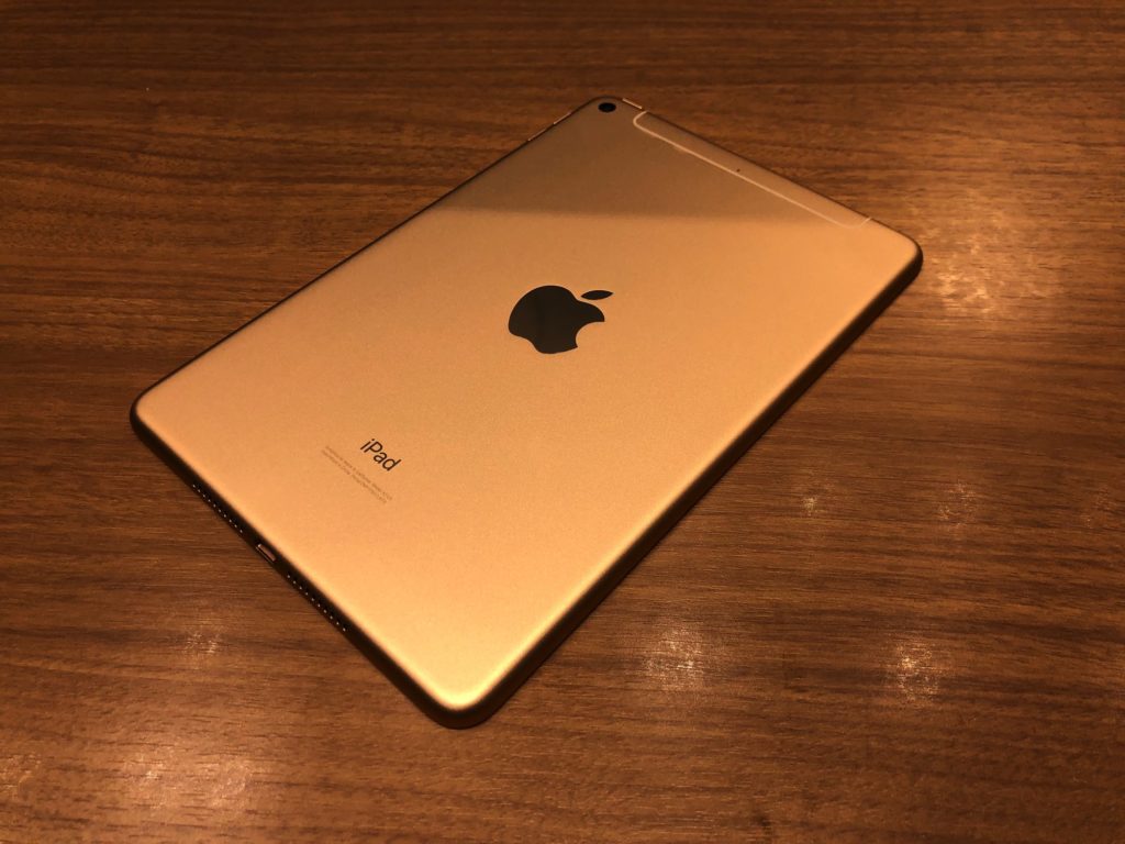 ドコモの発売日に「iPad mini 5」ゴールド64GBモデル購入！外観 