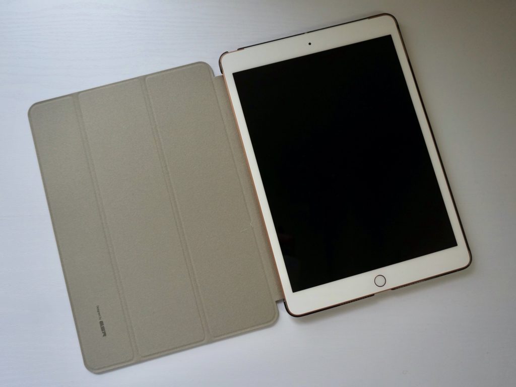 ESR iPad 第7世代 ケース