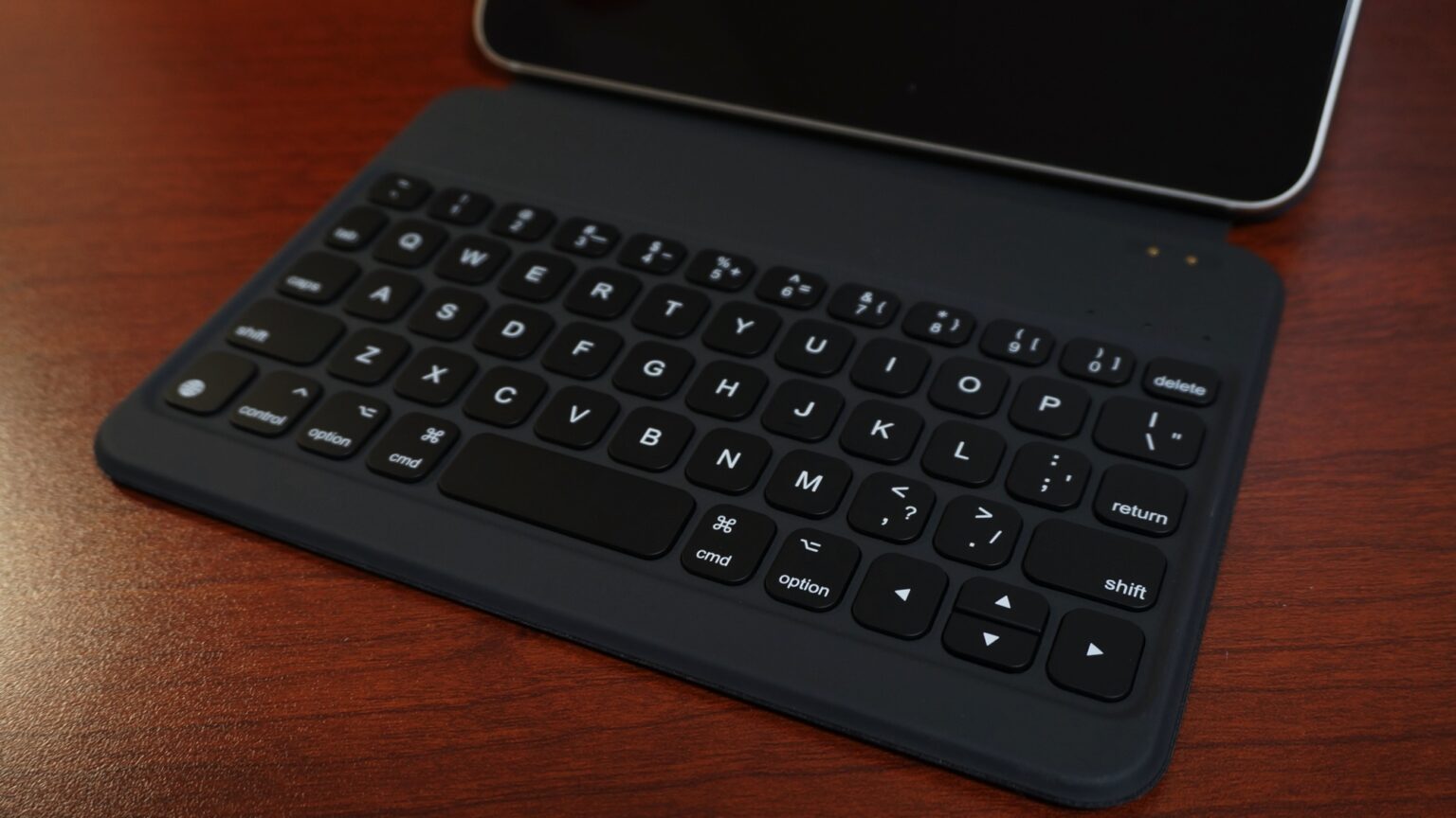 【レビュー】iPad mini 6向けSmart Keyboard風Bluetoothキーボード「F22 Wings」 きなこぱん