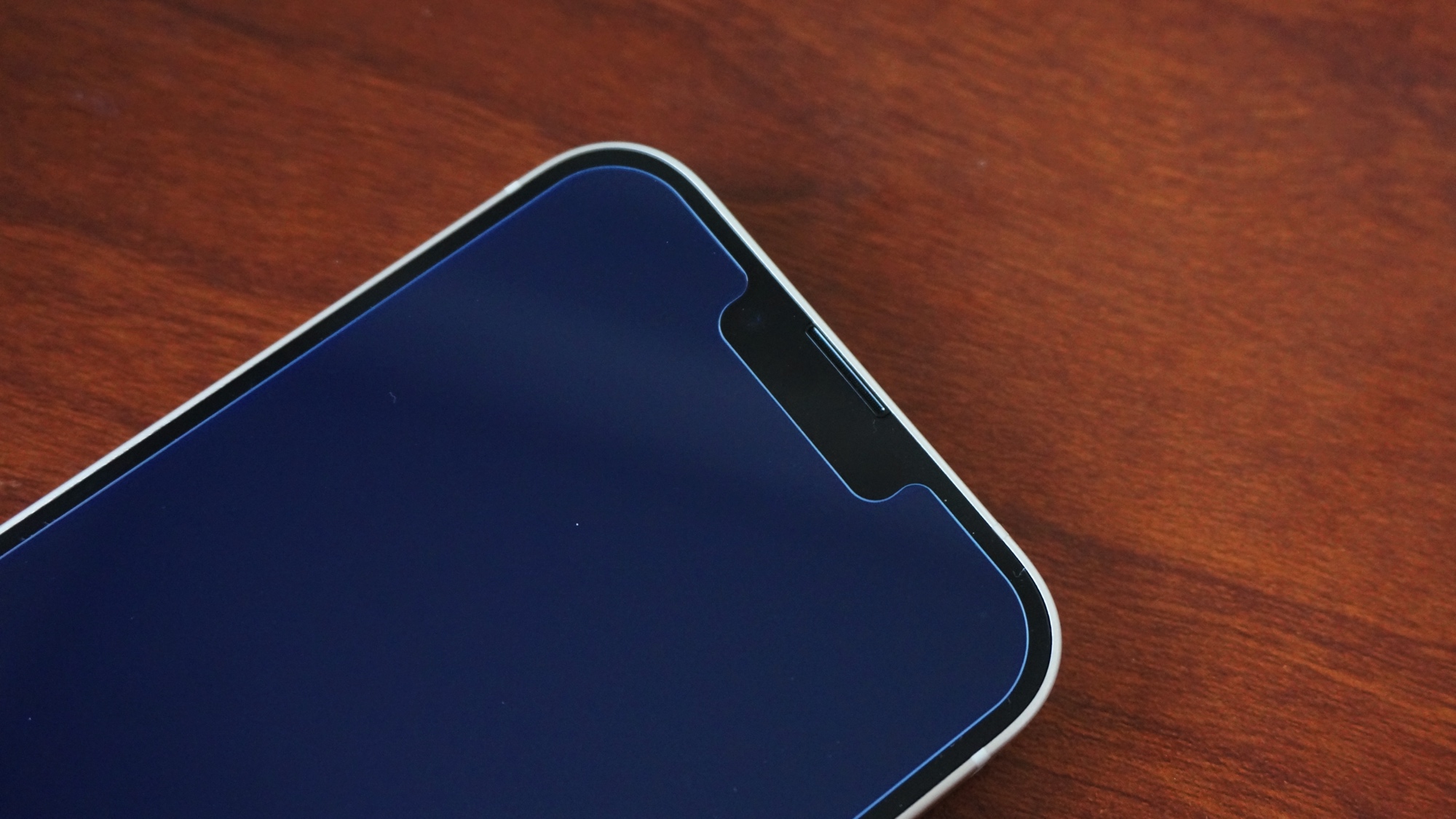 iPhone 13用 百均ブルーライトカット ガラスフィルム