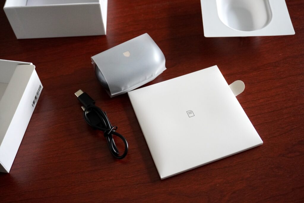 SOUNDPEATS Clip1の内容物